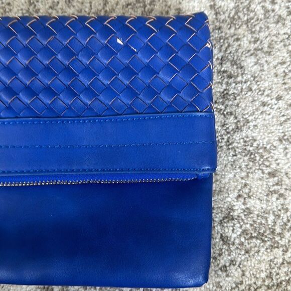 Urban Expressions Clutch/Crossnody Bag - Picture 2 of 9